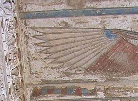 Techo del Templo de Ramses III, en Medinet Habu. Copyright: Juan de la Torre y Teresa Soria.